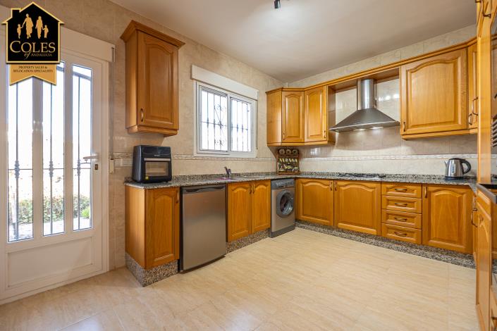 Image No.19-3 Bed Villa / Detached for sale