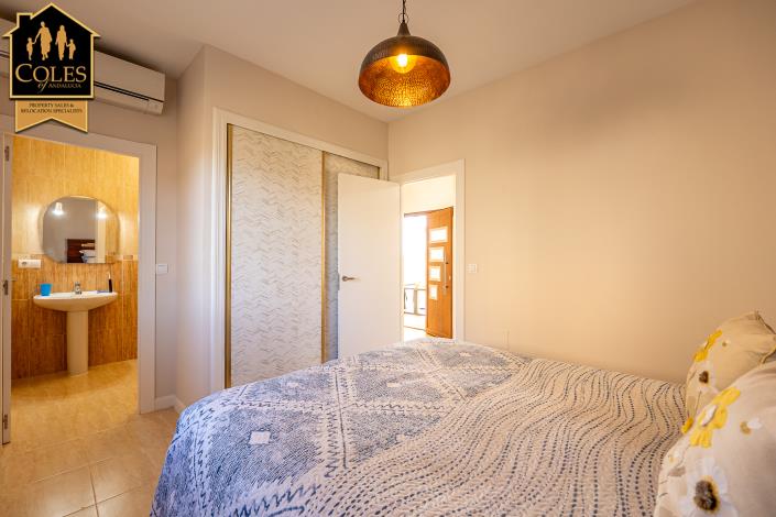 Image No.23-3 Bed Villa / Detached for sale