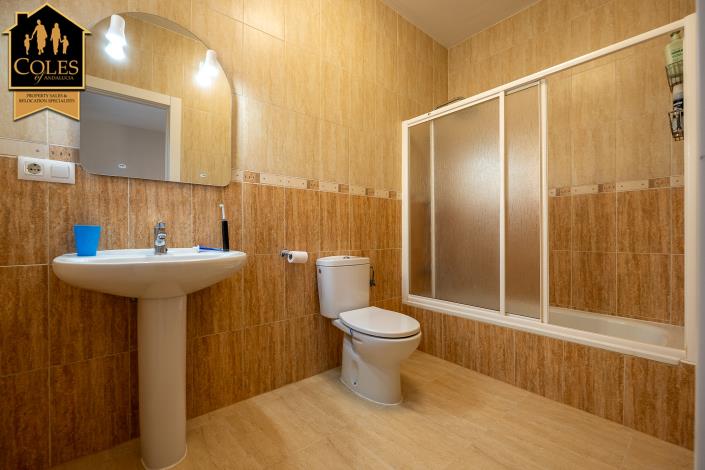 Image No.24-3 Bed Villa / Detached for sale