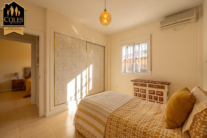 Image No.31-3 Bed Villa / Detached for sale