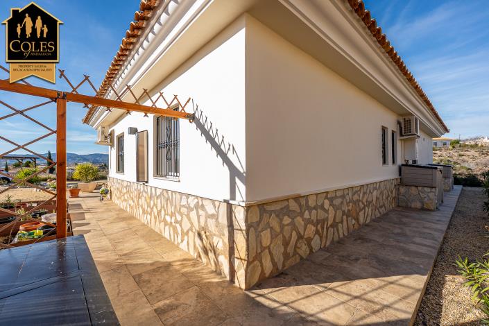 Image No.35-3 Bed Villa / Detached for sale