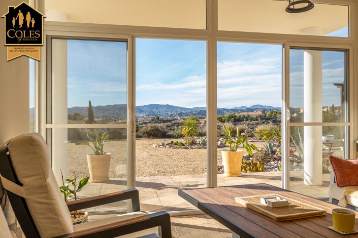 Image No.37-3 Bed Villa / Detached for sale