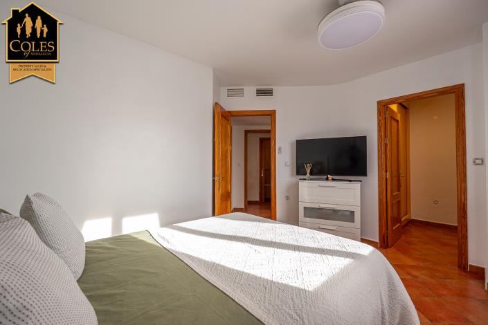 Image No.26-3 Bed Townhouse for sale