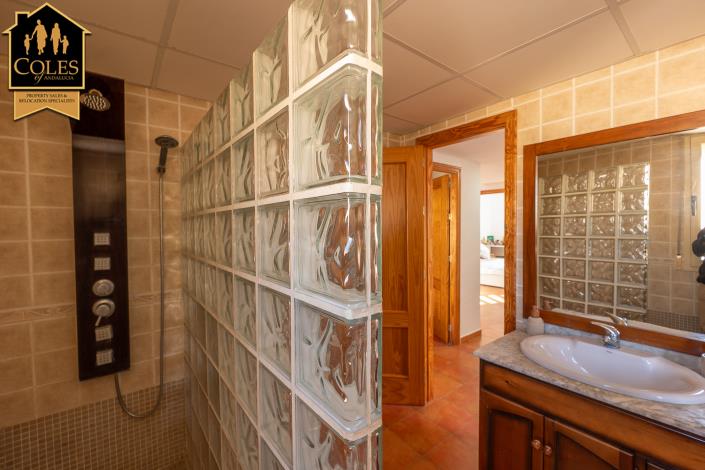 Image No.29-3 Bed Townhouse for sale