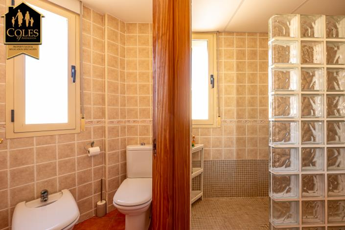 Image No.30-3 Bed Townhouse for sale