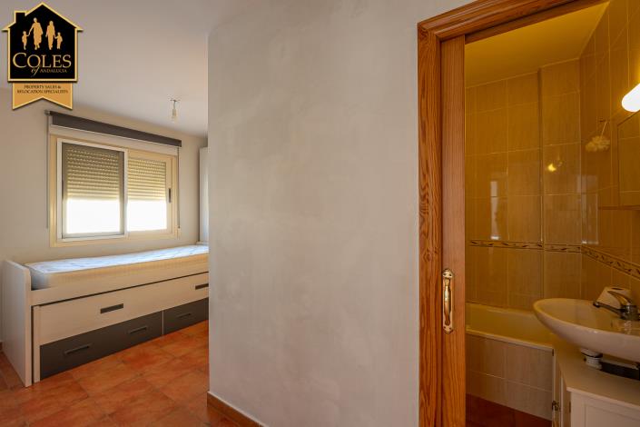 Image No.31-3 Bed Townhouse for sale