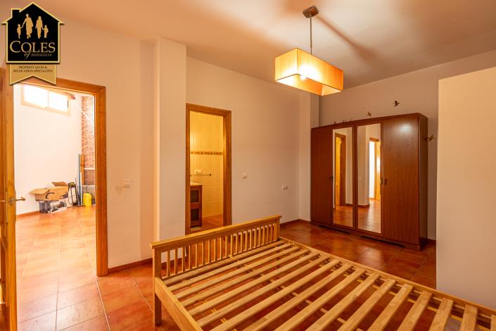 Image No.43-3 Bed Townhouse for sale