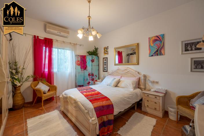 Image No.14-4 Bed Villa / Detached for sale