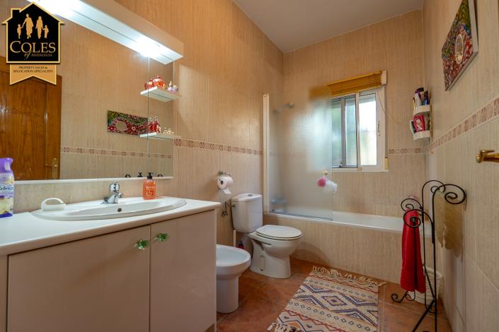 Image No.16-4 Bed Villa / Detached for sale