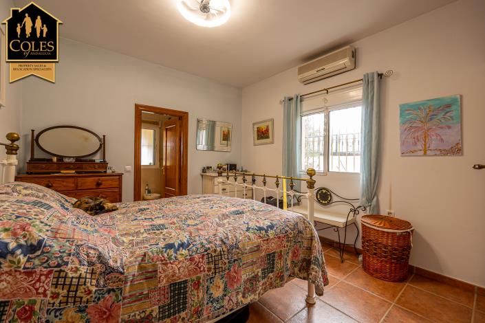 Image No.20-4 Bed Villa / Detached for sale