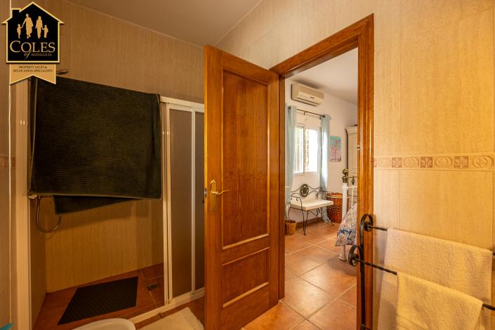 Image No.23-4 Bed Villa / Detached for sale