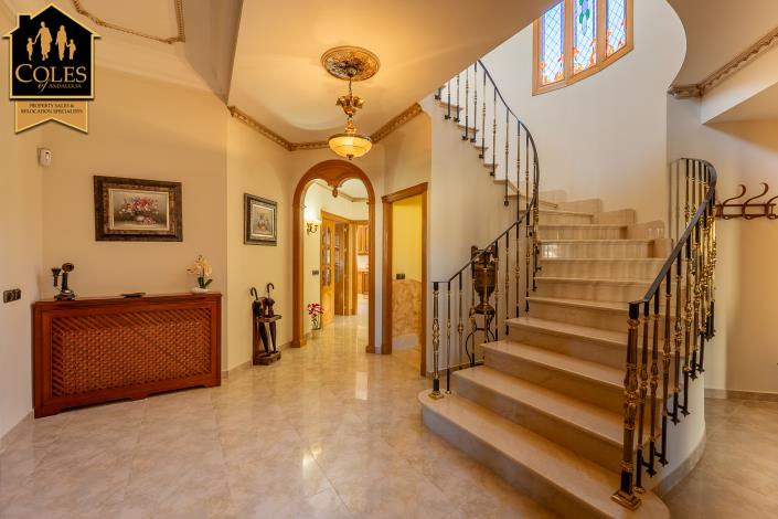 Image No.3-5 Bed Villa for sale