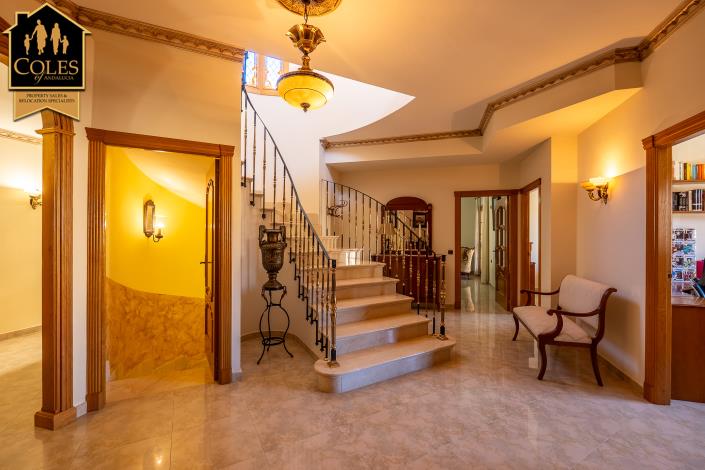 Image No.4-5 Bed Villa for sale