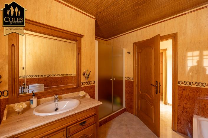 Image No.11-5 Bed Villa for sale