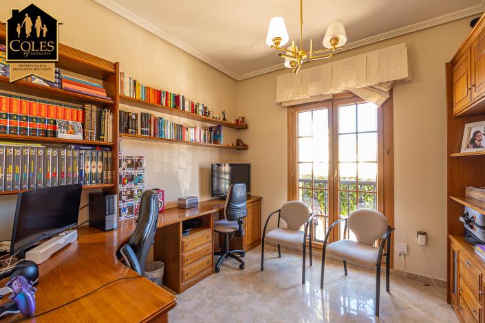 Image No.12-5 Bed Villa for sale