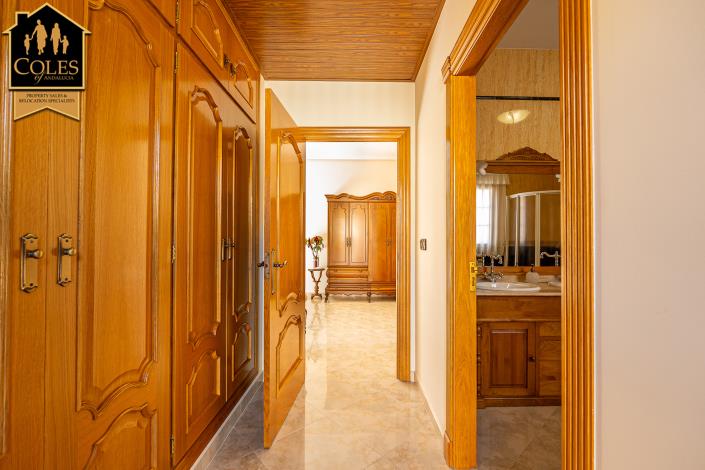 Image No.26-5 Bed Villa for sale