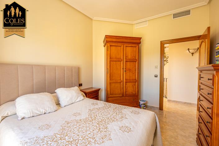 Image No.30-5 Bed Villa for sale