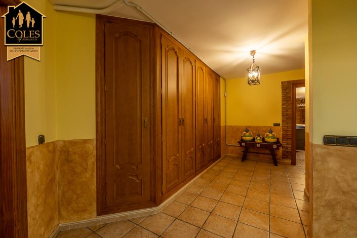 Image No.41-5 Bed Villa for sale