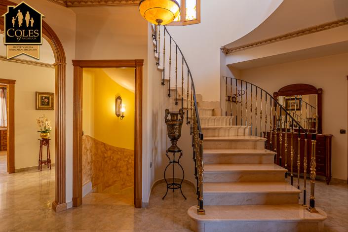 Image No.45-5 Bed Villa for sale