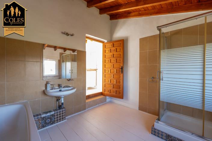 Image No.19-4 Bed Cortijo for sale