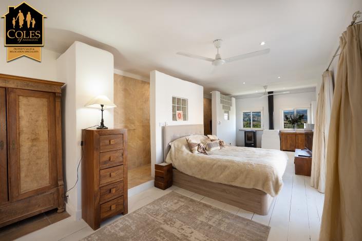 Image No.23-4 Bed Cortijo for sale