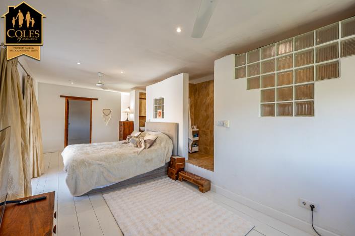 Image No.28-4 Bed Cortijo for sale