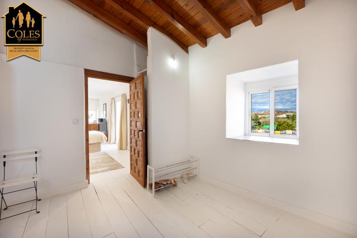 Image No.29-4 Bed Cortijo for sale