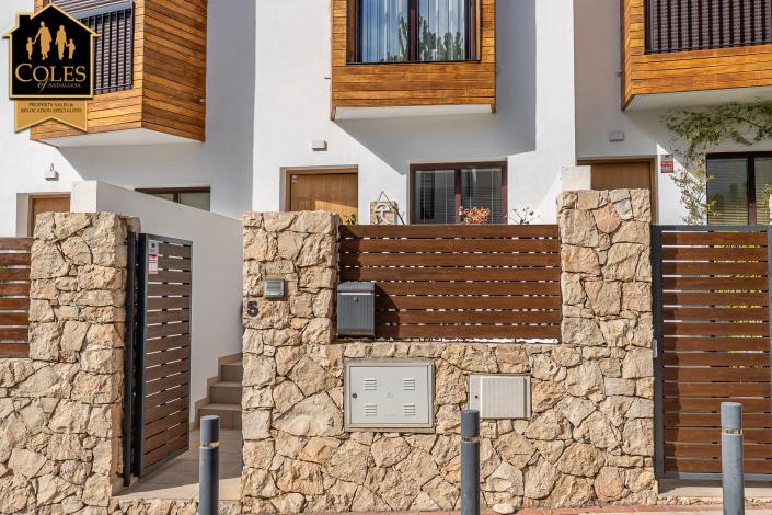 Image No.8-3 Bed Townhouse for sale