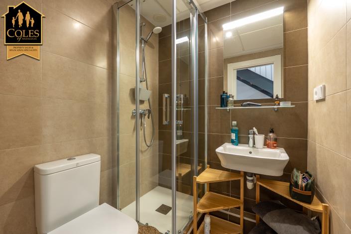 Image No.25-3 Bed Townhouse for sale