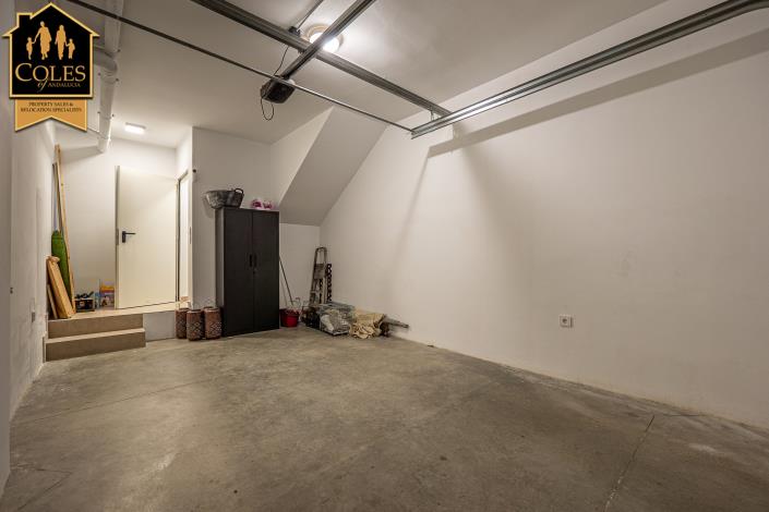 Image No.37-3 Bed Townhouse for sale