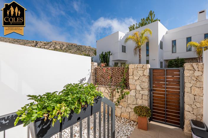 Image No.42-3 Bed Townhouse for sale