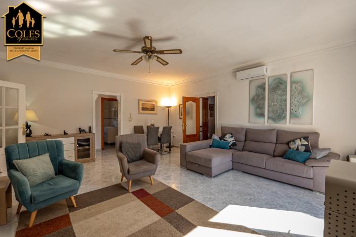 Image No.10-2 Bed Villa / Detached for sale