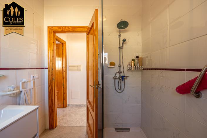 Image No.22-2 Bed Villa / Detached for sale