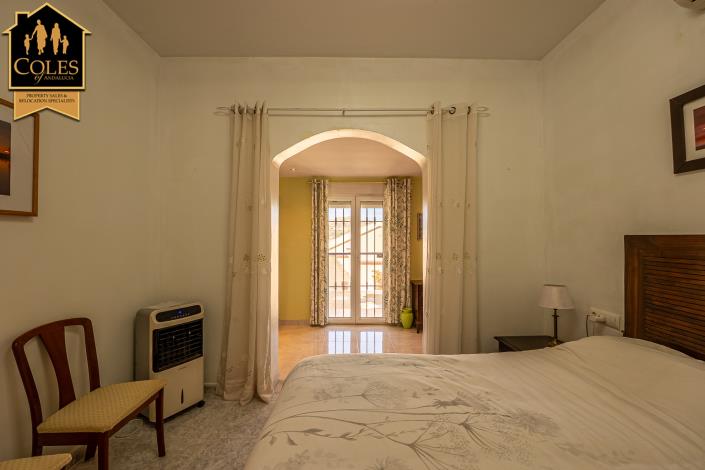 Image No.24-2 Bed Villa / Detached for sale