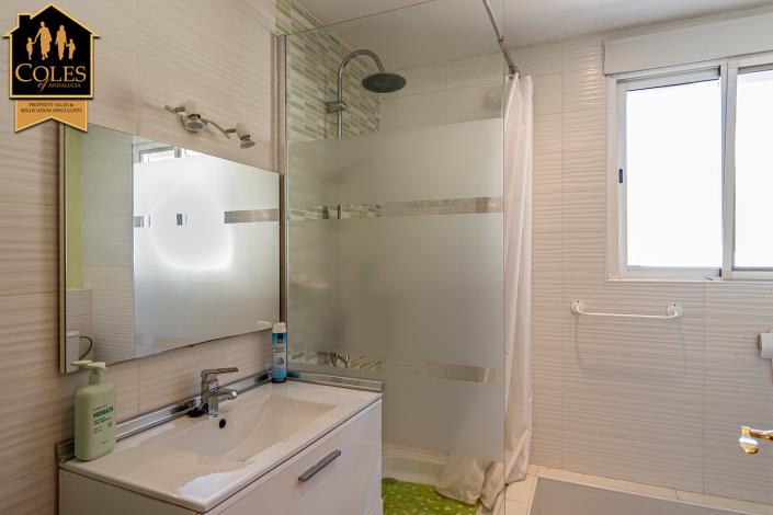 Image No.26-2 Bed Villa / Detached for sale