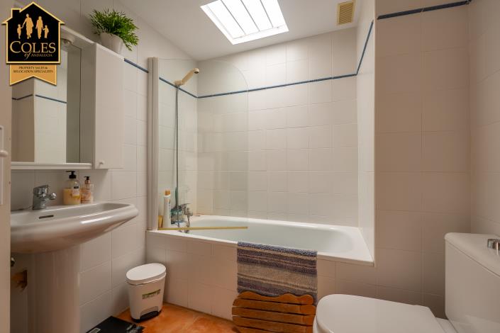 Image No.20-2 Bed Townhouse for sale