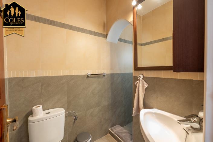 Image No.9-4 Bed Villa / Detached for sale