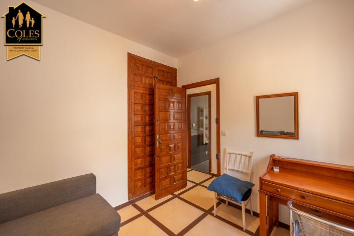 Image No.21-4 Bed Villa / Detached for sale