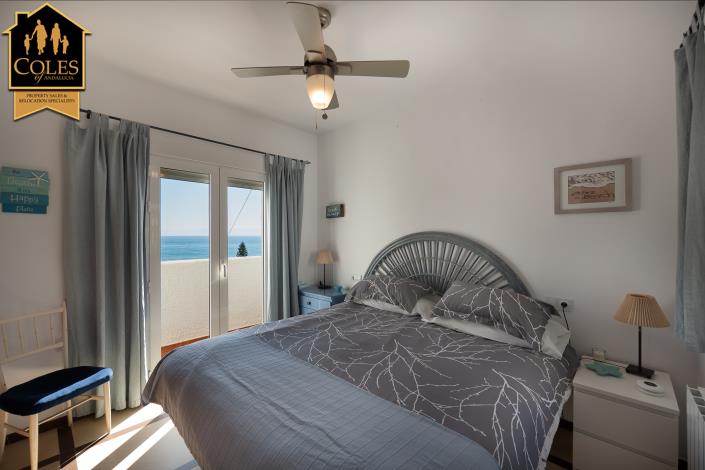 Image No.22-4 Bed Villa / Detached for sale