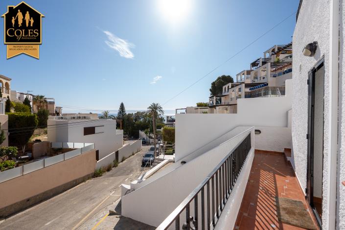 Image No.28-4 Bed Villa / Detached for sale