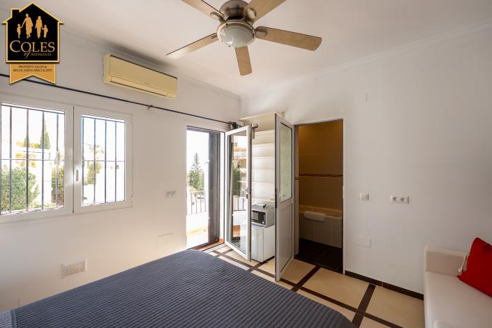 Image No.30-4 Bed Villa / Detached for sale