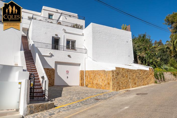 Image No.34-4 Bed Villa / Detached for sale