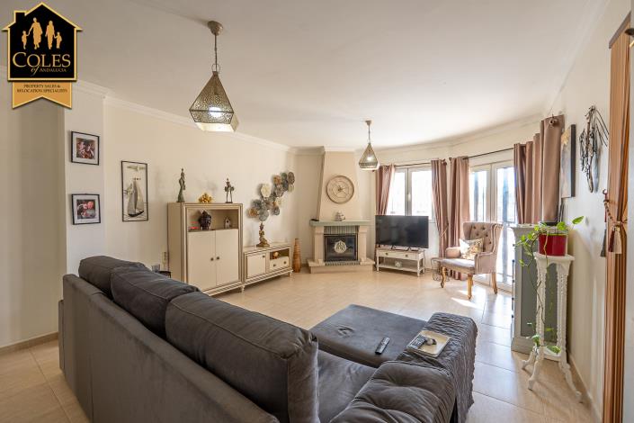 Image No.14-3 Bed Villa / Detached for sale