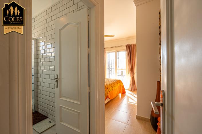 Image No.22-3 Bed Villa / Detached for sale