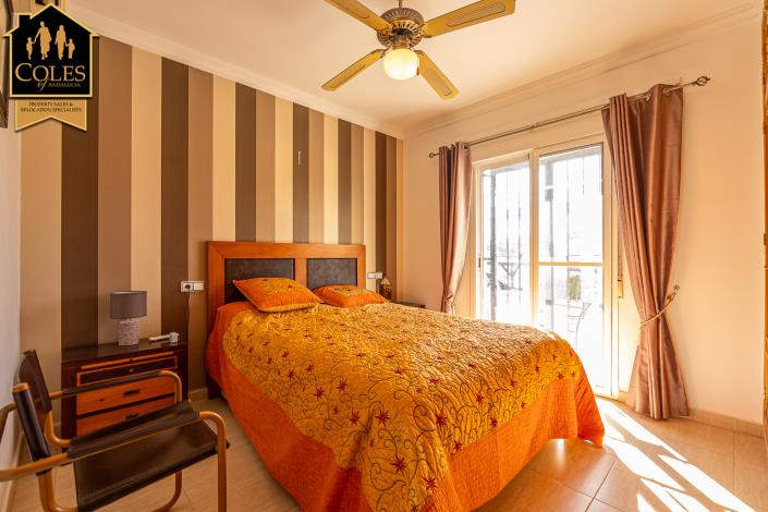 Image No.24-3 Bed Villa / Detached for sale