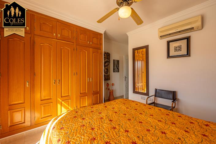 Image No.25-3 Bed Villa / Detached for sale