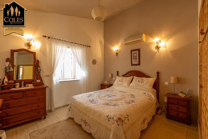 Image No.14-3 Bed Villa / Detached for sale