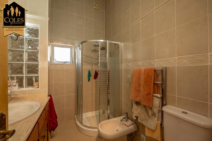 Image No.16-3 Bed Villa / Detached for sale