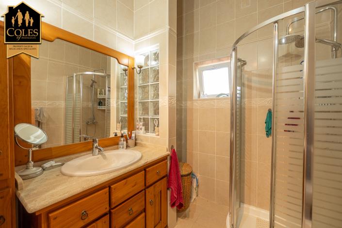 Image No.17-3 Bed Villa / Detached for sale