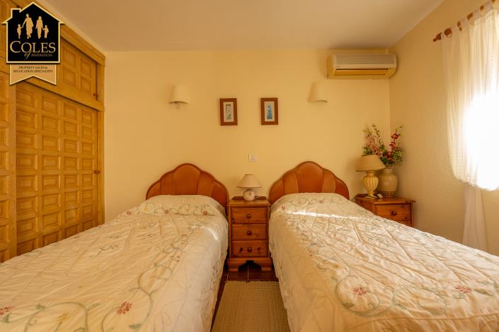 Image No.19-3 Bed Villa / Detached for sale